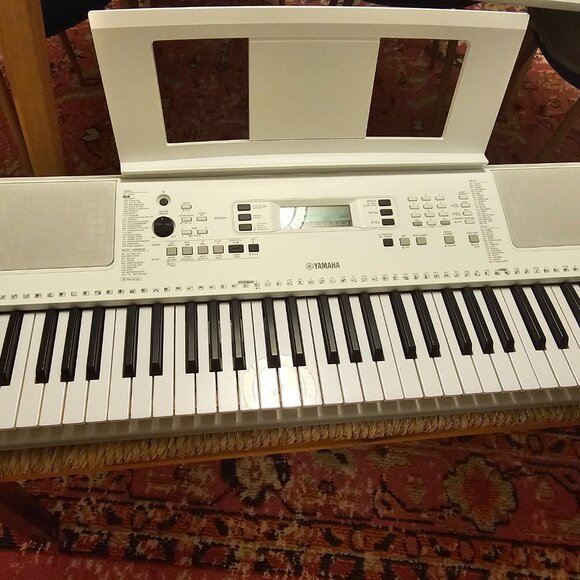 Casio keyboard - Picture 2 of 2
